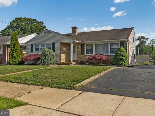 155 Locust Ave W, Hamilton, NJ 08610