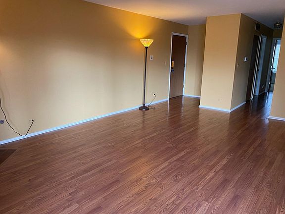 4th image of 1588 Burr Oak Ct APT A
