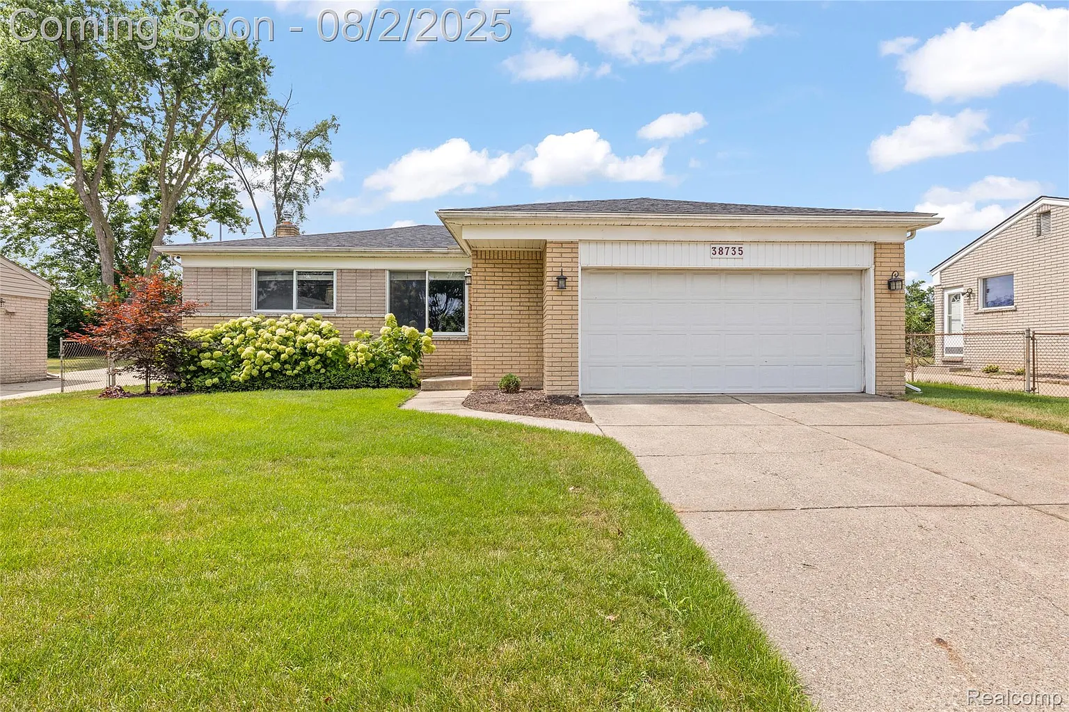 38735 Summers St photo 1