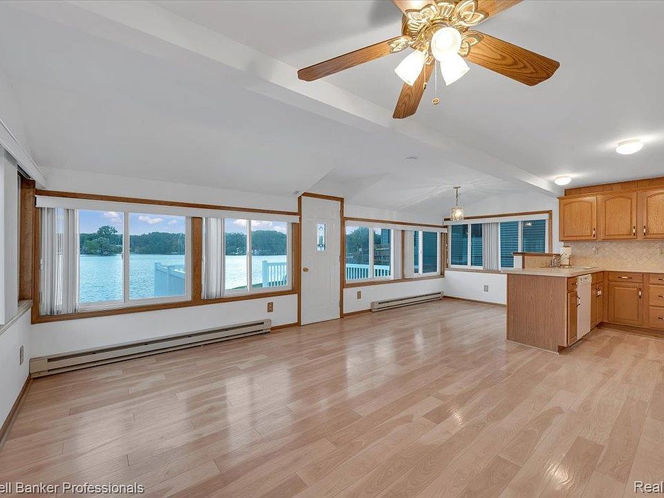 733 Lakeshore Dr, photo 12