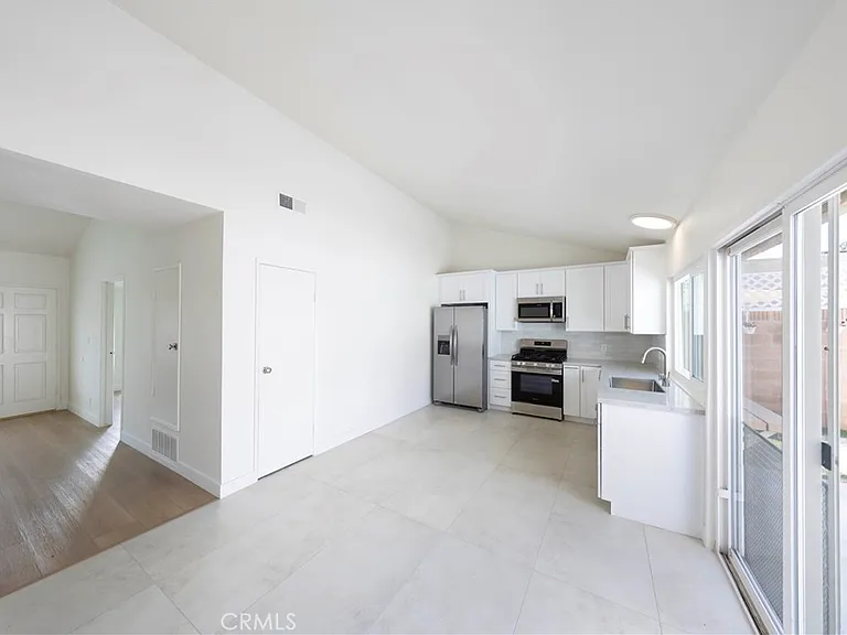 1101 Napa St — Photo 7