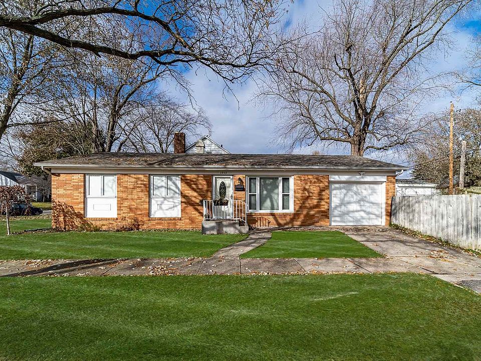 1st image of 1353 Oakwood Blvd