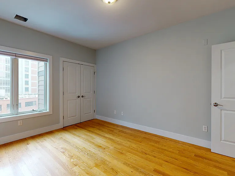 41 W 2nd St #2 — Photo 10