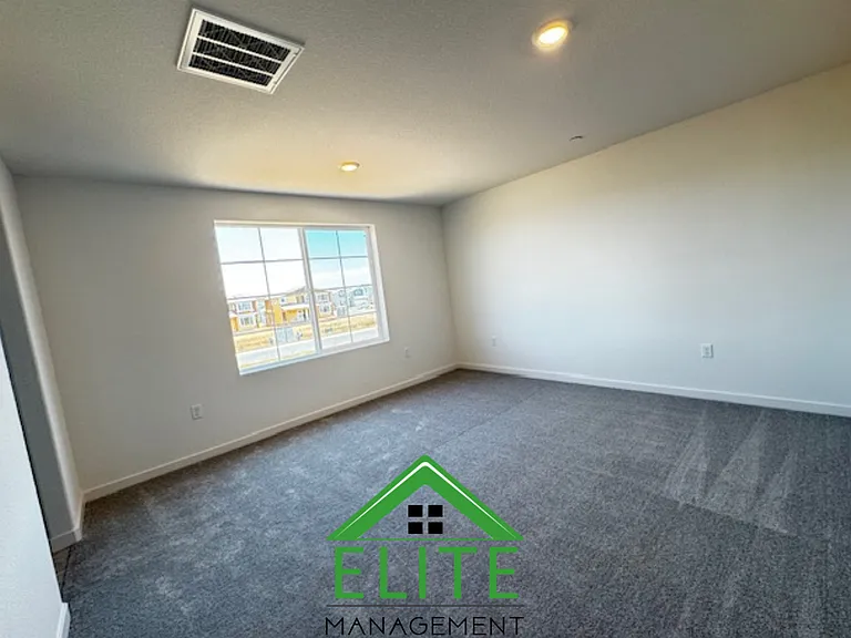 7635 Heatherpace Dr — Photo 13