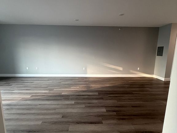 2nd image of 4201 Bergen Tpke Unit 3E