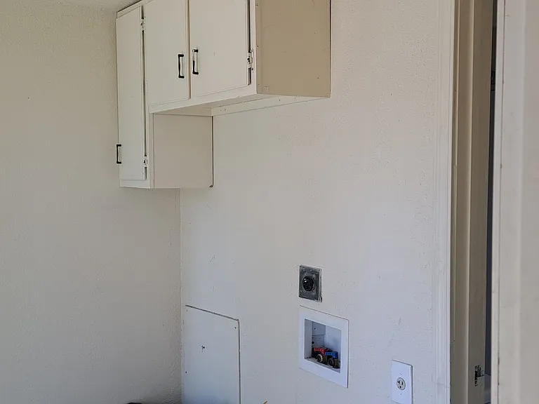 4025 E Aztec Rd — Photo 10