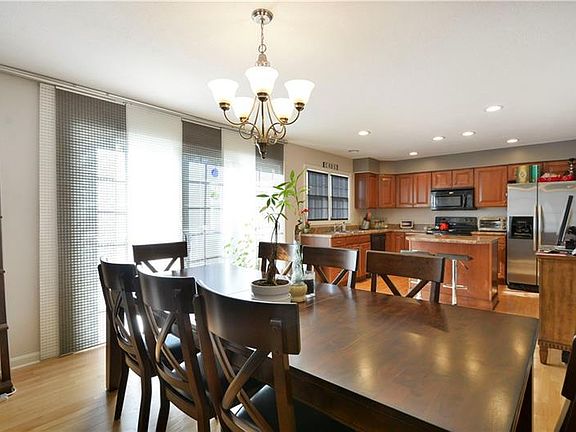 4th image of 303 Marshall Heights Dr