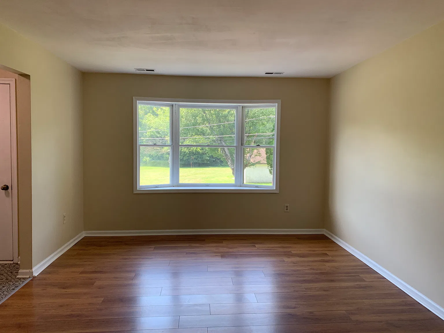 4 bed, 1556 sqft, $3,250 — Photo 2