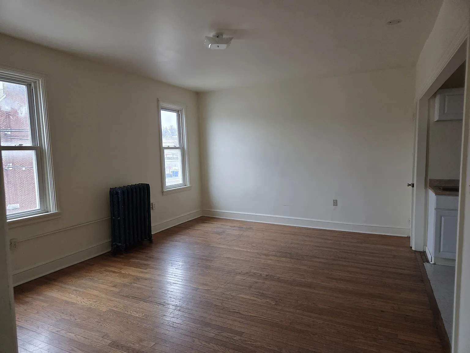 1 E Main St APT 5 photo 1