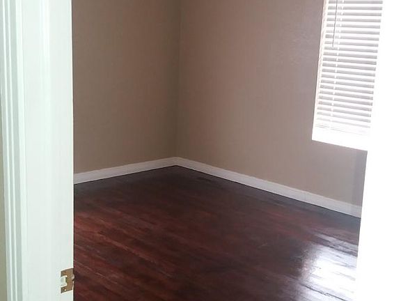 5th image of 407 E 35th St