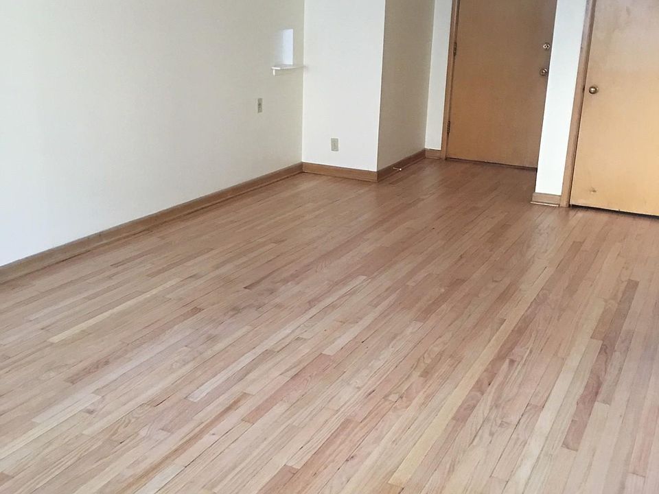 2nd image of 3402 N Gordon Pl APT 1
