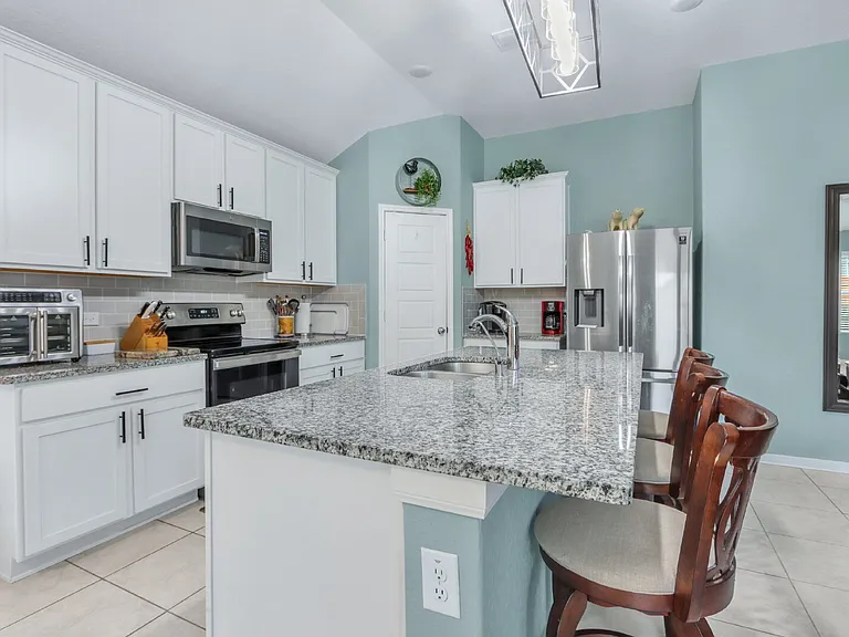 1144 Amber Lake — Photo 1