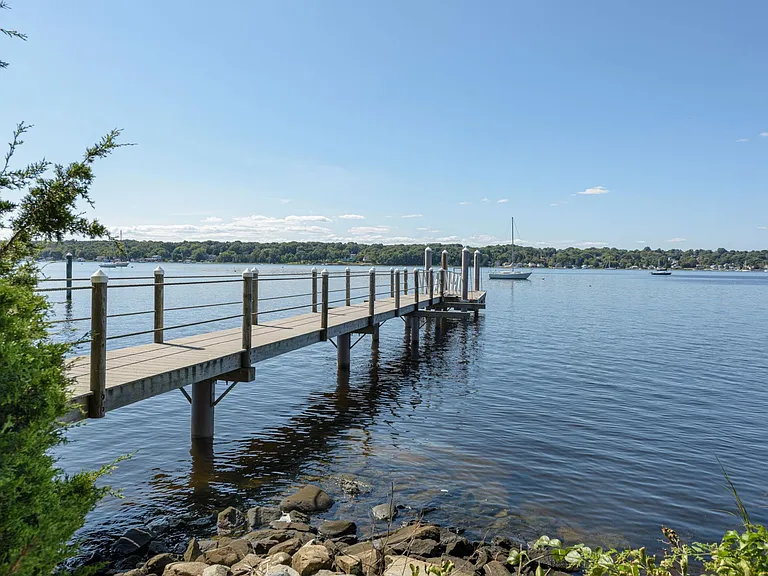 39 Shore Dr — Photo 5
