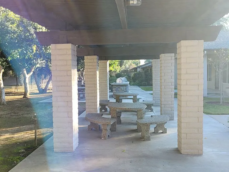 The Woodside — Photo 9