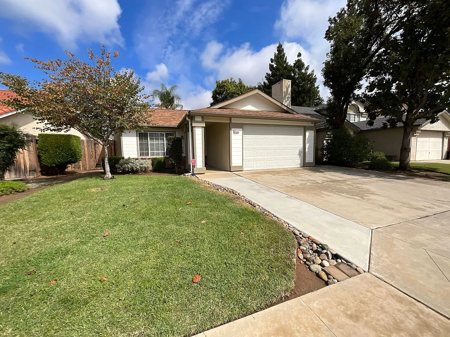 1692 E Eclipse Ave photo 1