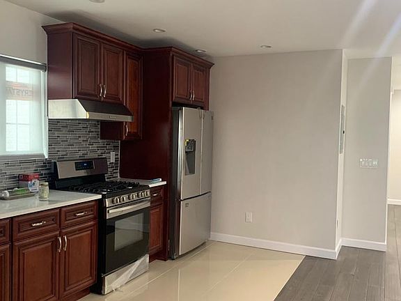 3rd image of 10432 117th St