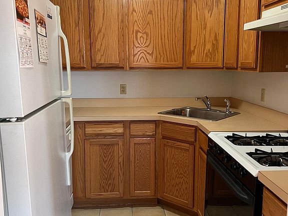 2nd image of 91 Fortfield Ave APT 2B