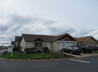 1626 Silverwater Ln, Eugene, OR 97402