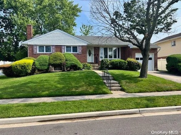 147 Washington Street, Farmingdale, NY 11735