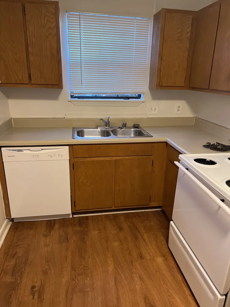 1502 Halston Circle Northwest - C — Photo 3