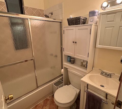 3rd image of 1425 N Ashland Ave #3F