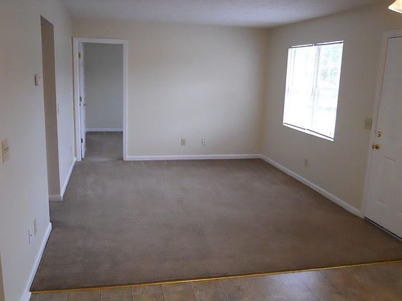 3rd image of 37 Rock Garden Pl APT A