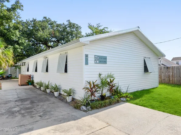 517 State St, Bay Saint Louis, MS 39520