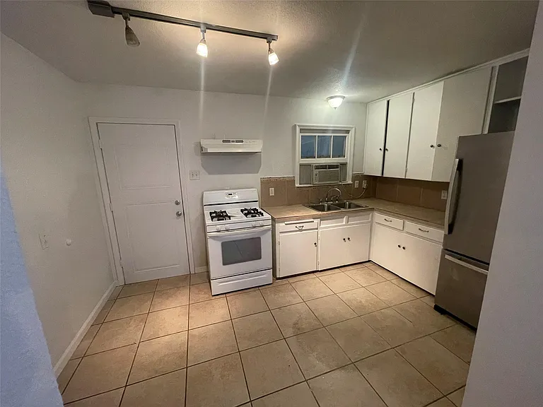 4512 Hank Ave — Photo 10