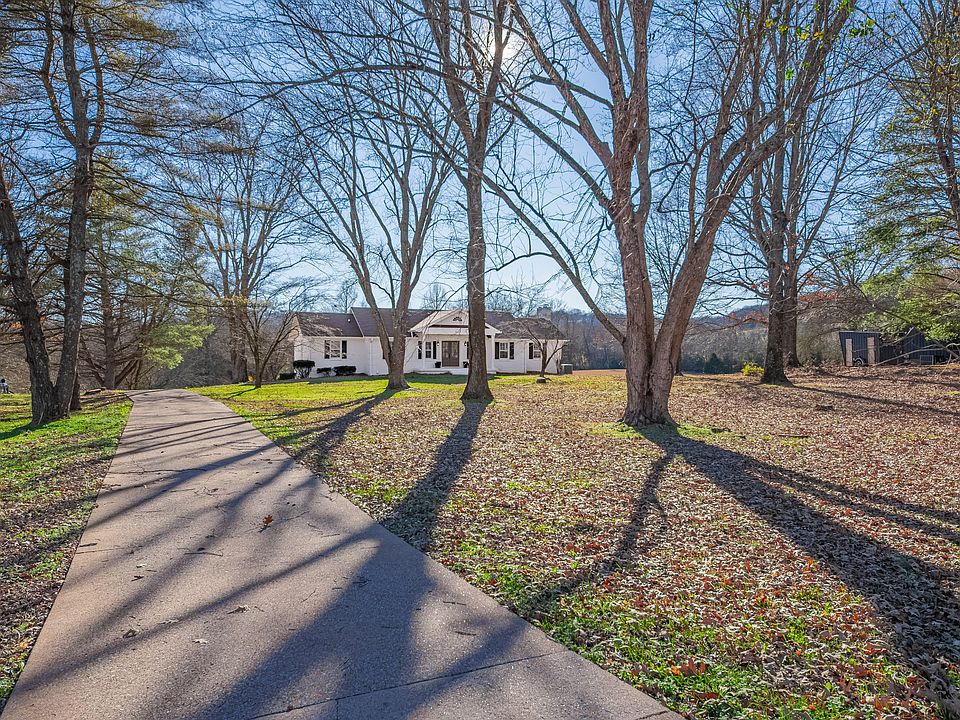 1st image of 731 Maynard Ln