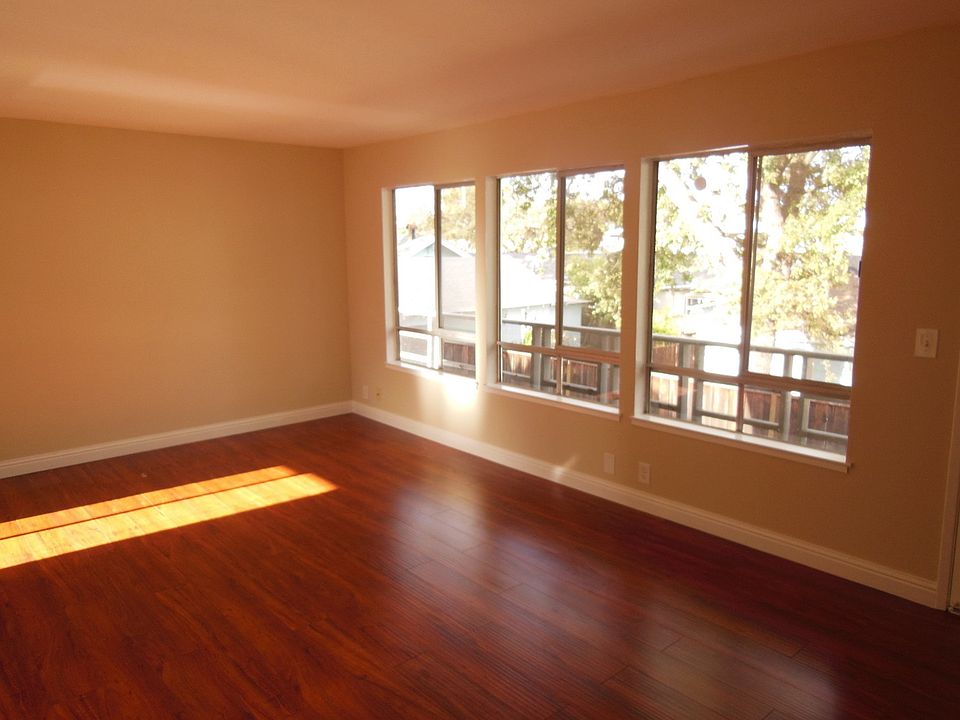 1st image of 161 Oak Ave APT 5