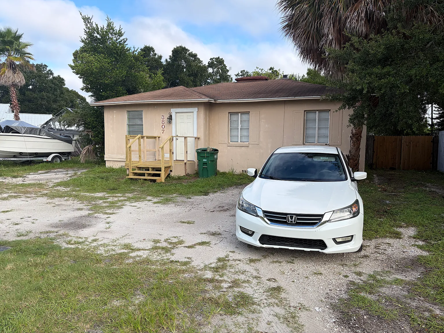3 bed, 1227 sqft, $2,700 — Photo 2