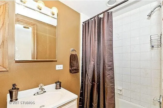 1126 W Roscoe St — Photo 14