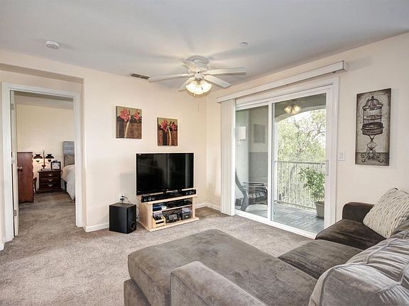 4th image of 502 Dante Cir