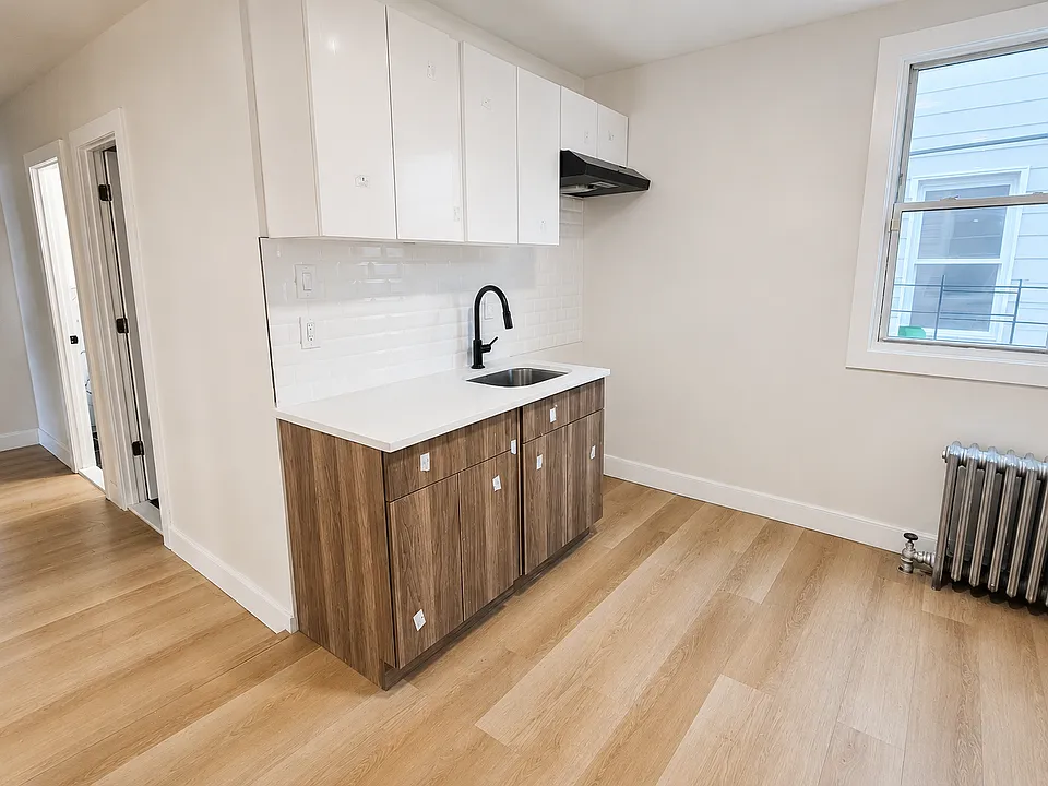 209 Columbia Ave #2 — photo 6 of 15