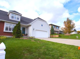 1633 12th St NW, Minot, ND 58703