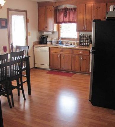 Kitchen with Pergo floor