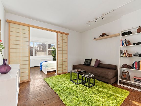4th image of 101 W 12th St APT 8D