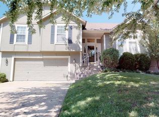 4701 Lone Elm St, Shawnee, KS 66226