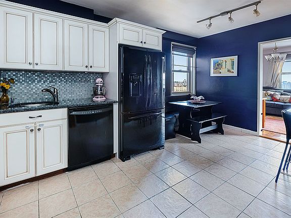 4th image of 3530 Henry Hudson Pkwy APT 9D