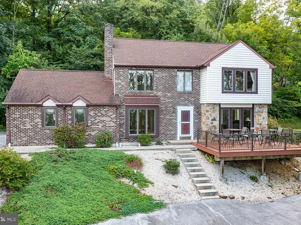 400 Walnut Rd, Birdsboro, PA 19508
