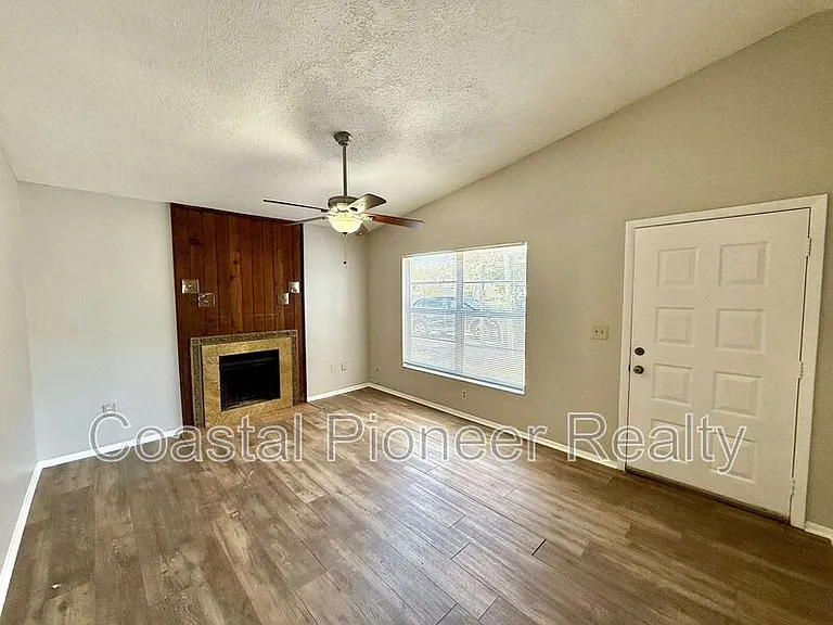 1242 Coolmont Dr — Photo 14