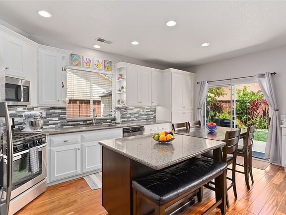 5th image of 4987 El Mirlo Dr