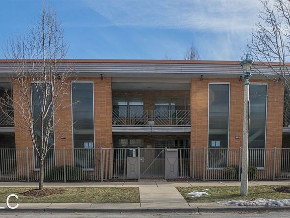 2nd image of 910 S Taylor Ave Unit B