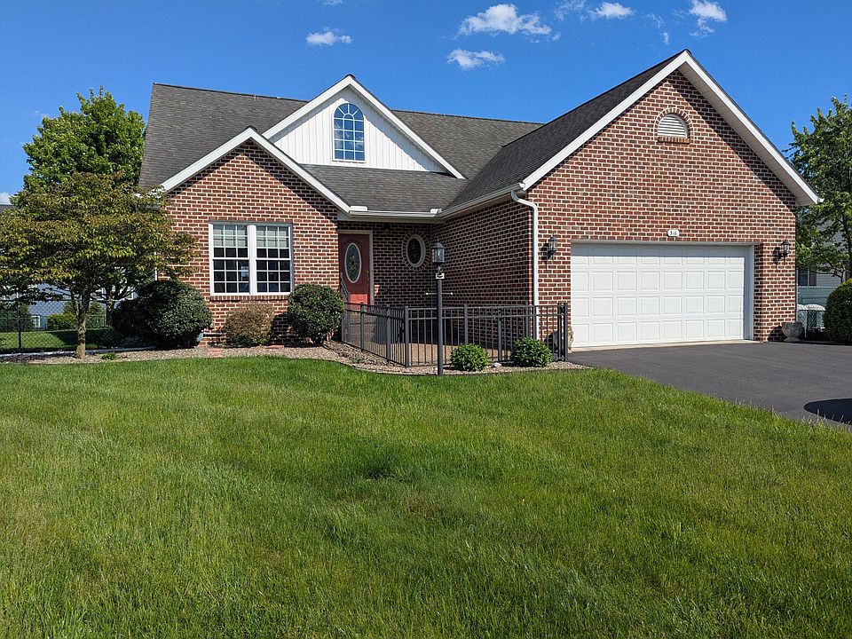 1st image of 316 Martina Dr