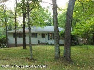 195 Maple Tree Rd, Dallas, PA 18612