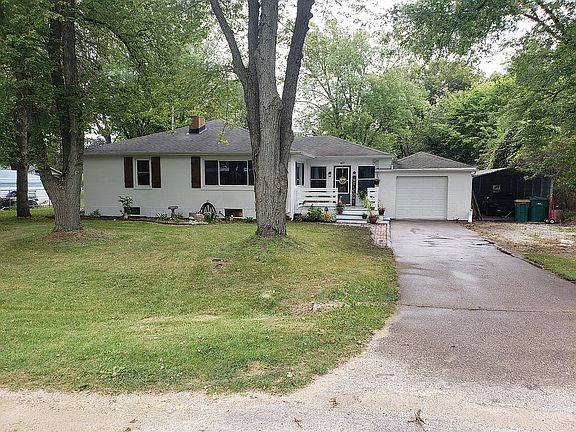 3rd image of 823 W Baxterwood Ln