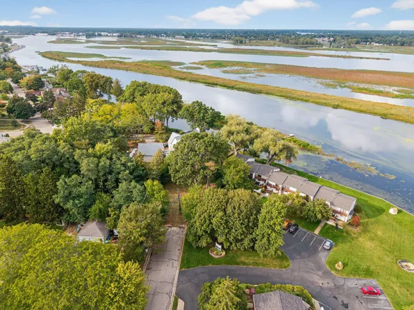 411 Gidley Ave, Grand Haven, MI 49417