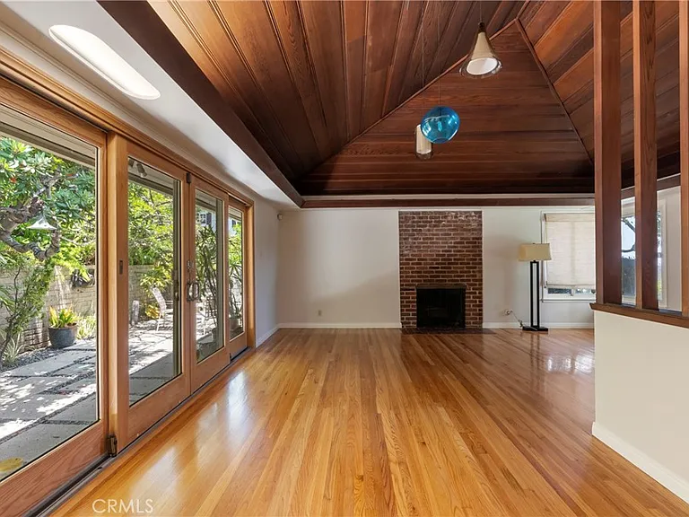 229 Glenullen Dr — Photo 9