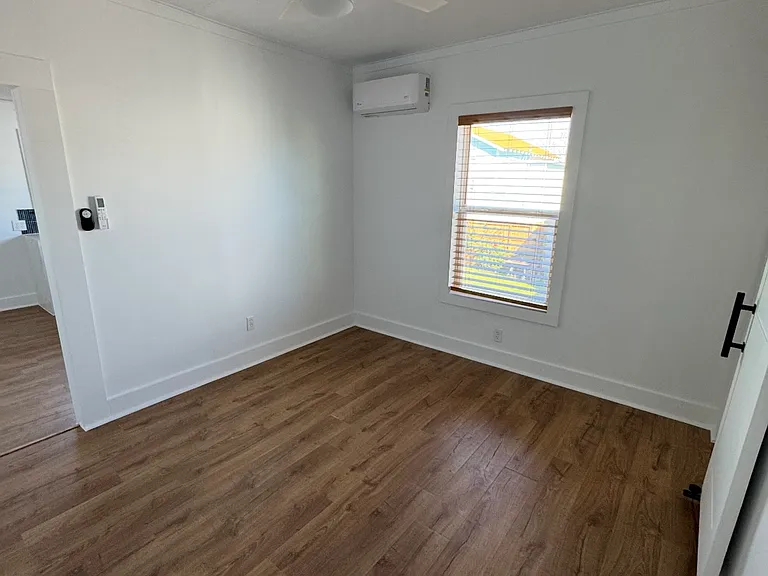 4913 Avenue O 1/2 #A — Photo 4