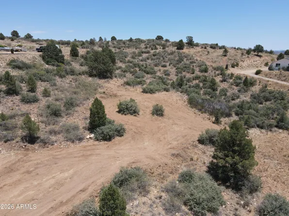 17571 S OAK Drive #78, Peeples Valley, AZ 86332